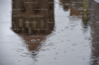 Gdańsk, ul. Świętojańska. Odbicie kościoła św....