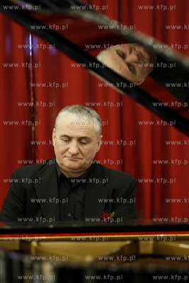 Gdansk. Centrum handlowe Alfa Centrum. Niezwykla probe...