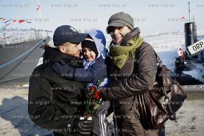 Gdynia Oksywie. Port Wojenny. ORP Bielik wraca z Morza...