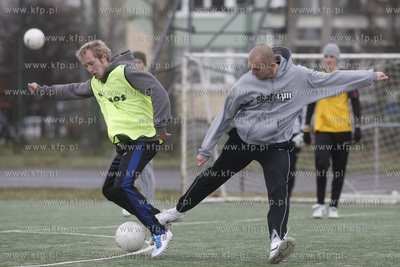 Gdansk Zaspa. Pilkarski turniej dzikich druzyn Do przerwy...