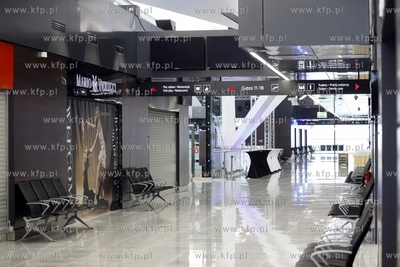 Gdańsk.Nowy terminal pasażerski T2, w Porcie Lotniczym...