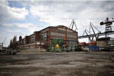 Stocznia Gdanska. Demontaz jednego z historycznych...