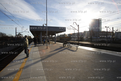 Peron kolejki SKM Gdansk Wrzeszcz.
29.11.2013
fot....