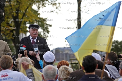 Rozpoczecie biegu Freedom Charity Run, ktory ma na...