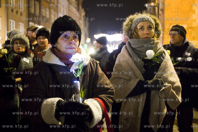 Solidarność Białych Róż pod Fontanną Neptuna...