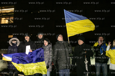 Stand With Ukraine. Wiec poparcia dla Ukrainy na placu...