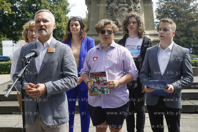Targ Drzewny w Gdąńsku. Konferencja prasowa posła...