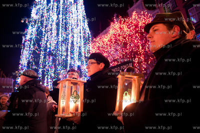 Gdansk. Dlugi Targ. Betlejemskie Swiatlo Pokoju 2011....