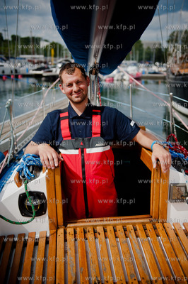 Gdynia. Port Jachtowy. Basen Zaruskiego. Zeglarz Maciej...