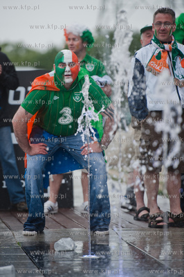 Gdansk Arena. Kibice wchodza na mecz mistrzostw Europy...