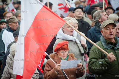 Gdansk. Marsz sympatykow Prawa i Sprawiedliwosci oraz...