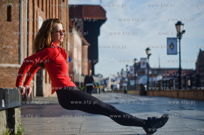 Gdansk. Dlugie Pobrzeze. Aktorka z Gdanska, mieszkajaca...