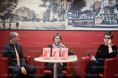 Gdansk. Biblioteka Manhattan w CH Manhattan. Spotkanie...