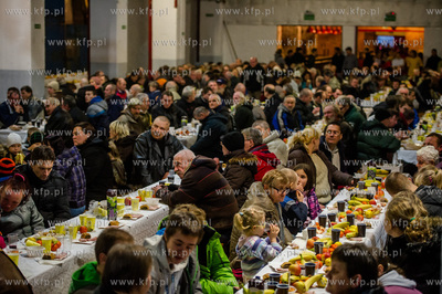 Gdansk. Centrum Stocznia Gdansk. Wigilia dla ubogich,...