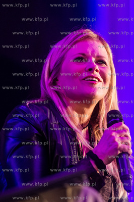 Sopot. Zatoka Sztuki. Charytatywne spotkanie z piosenkarką...