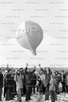 IV zimowe zawody modeli balonów na terenie byłego...