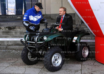 Gimnazjum nauki jazdy na skuterach rozpoczelo zajecia...