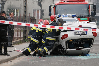 Rumia. O duzym szczesciu moze mowic kierowca Peugeota...