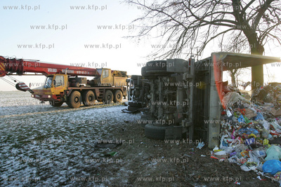Kolbaskowo. Zachodniopomorskie. Na krajowej drodze...