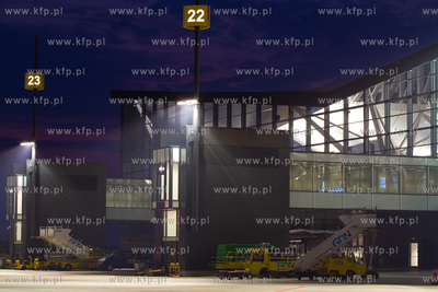 Gdansk, Rebiechowo. Nz. Terminal pasazerski T2.
12.04.2012
fot....