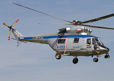 Gdansk, Zlota Karczma. Nz. Smiglowiec PZL W-3A Sokol...