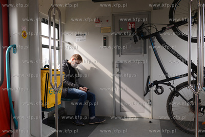 Z powodu stanu epidemii koronawirusa COVID-19 opustoszaly...