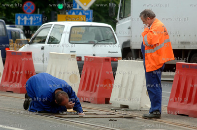 Gdansk Srodmiescie. Naprawa torow tramwajowych pomiedzy...