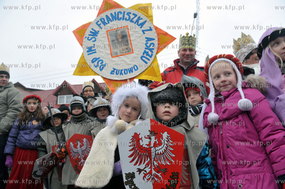 Orszak Trzech Kroli w Zukowie na Kaszubach. 6.01.2013...
