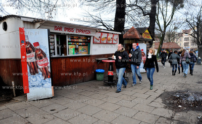 Sopot. Bary gastronomiczne na ul. Dworcowej w poblizu...
