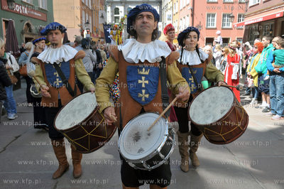 Gdansk. Swieto Miasta. Parada i inscenizacja  na ul....