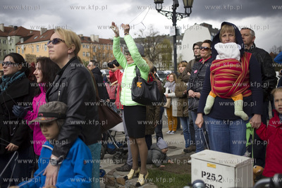 Gdańsk. Targ Węglowy. Wiec sprzeciwu wobec zaostrzania...