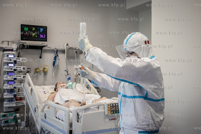 Szpital zakaźny w Gdańsku. Intensywna terapia oddziału...