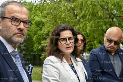 Konferencja prasowa podczas której zaprezentowano...