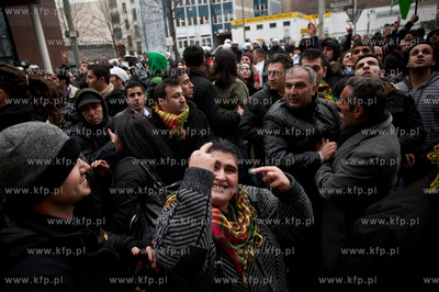 Berlin. Demonstracja grup lewicowych i antyfaszystow...