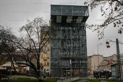 Gdynia. Infobox na Skwerze Stefana Żeromskiego. 17.11.2021...