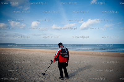 Gdansk. Sloneczne popoludnie na plazy w Jelitkowie.
09.03.2012
fot....