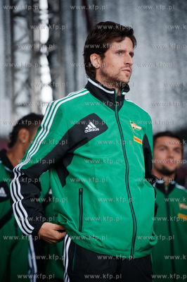 Gdansk. Scena na Targu Weglowym. Prezentacja druzyny...