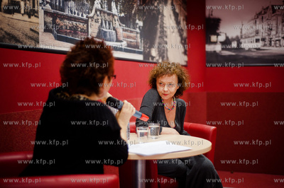 Gdansk. Biblioteka Manhattan w CH Manhattan. Spotkanie...