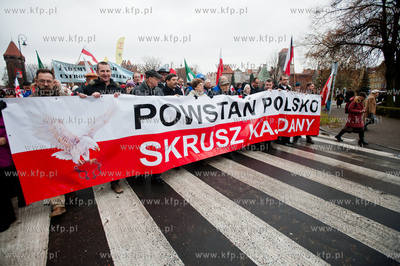 Gdansk. Marsz sympatykow Prawa i Sprawiedliwosci oraz...