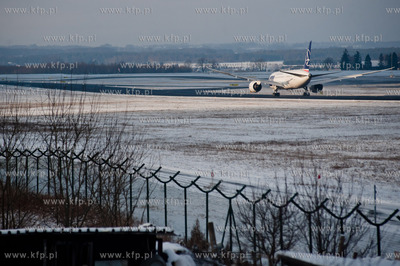 Gdansk. Port Lotniczy im. Lecha Walesy. Boeing 787-800...