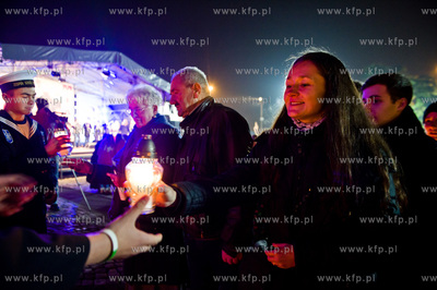 Gdansk. Plac Solidarnosci. Swieto Zmarlych. Litania...