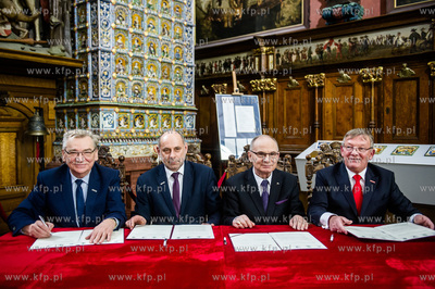 Gdansk. Dwor Artusa. Uroczystosc wreczenia
listow...