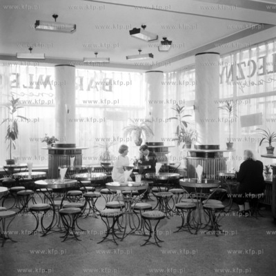 Bar Mleczny Sloneczny w Gdyni. 
1962
0008127z
Fot....