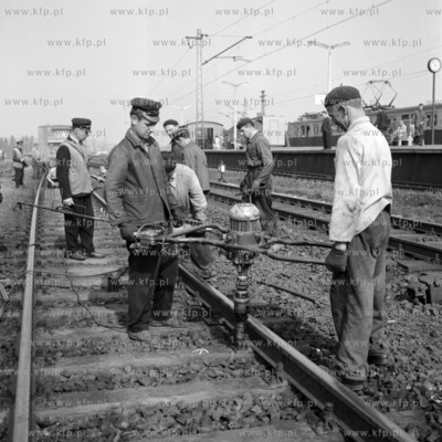 Pracownicy odcinka robót zmechanizowanych PKP z Kartuz...