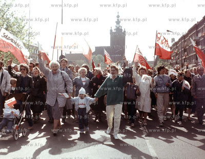 Pochod Solidarnosci ulicami Gdanska.  01.05.1989 Fot....
