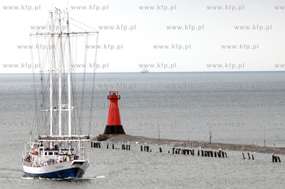 Kapitanat Portu, Gdansk Nowy Port. Zaglowiec Oceania...