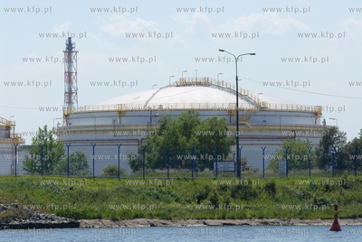 ul. Kutnowska, Gdansk Gorki Zachodnie. Zbiorniki paliwa...