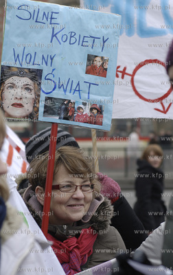 Manifa czyli coroczny przemarsz ulicami Gdanska feministek...