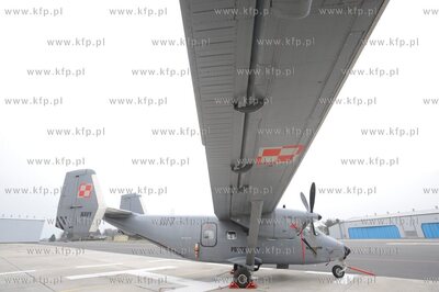 Baza lotnicza MW w Gdyni Babich Dolach. n/z samolot...