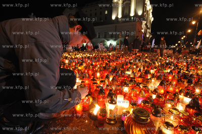 Pozegnanie pary Prezydenckiej na Krakowskim Przedmiesciu...